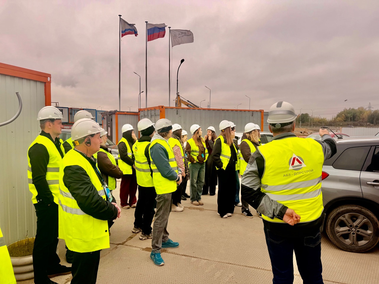 Делегация из Республики Беларусь побывала на стройплощадке ТПУ «Кудрово»
